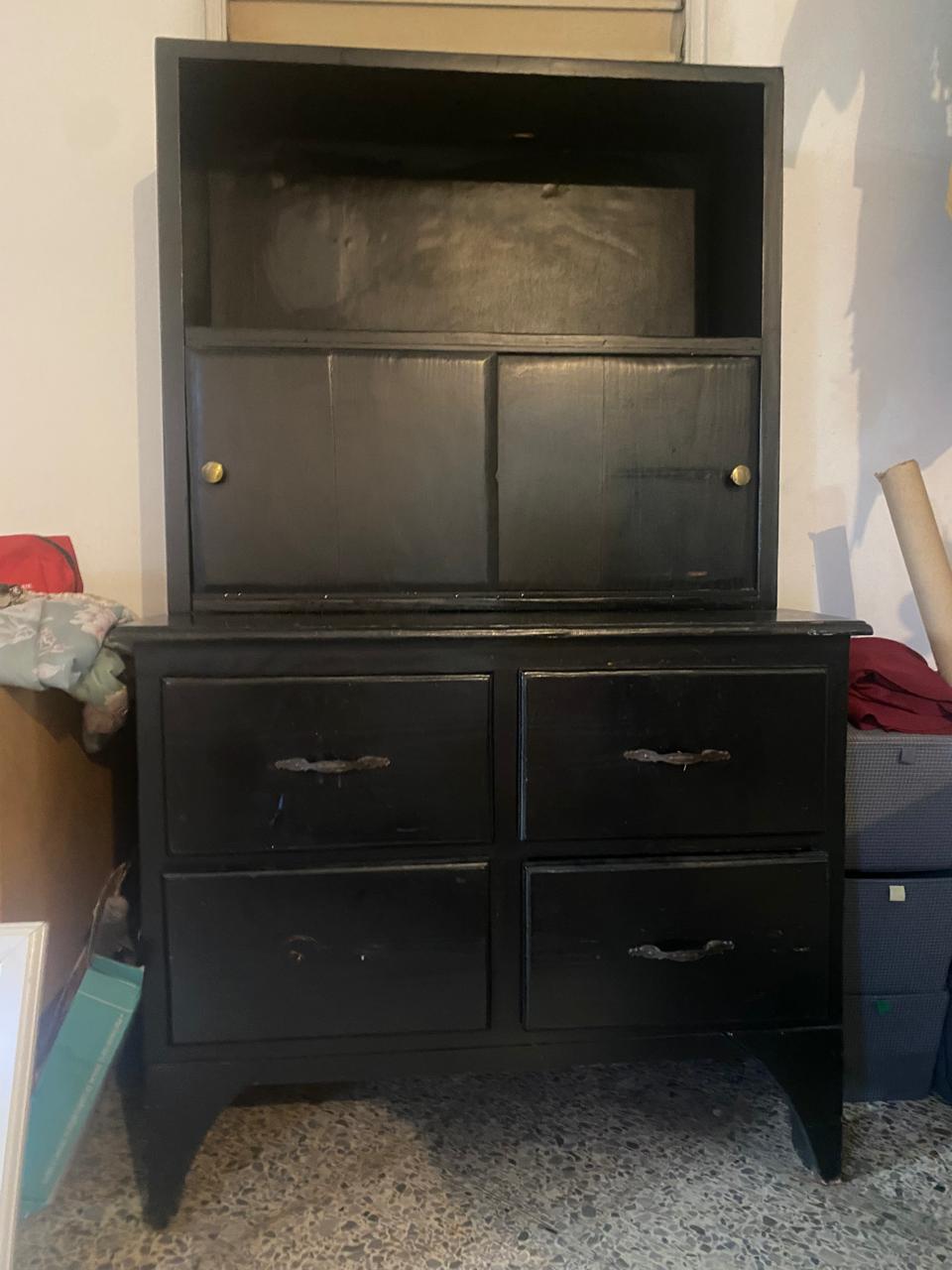 Mueble negro de cedro con gavetas  Foto 7233329-2.jpg