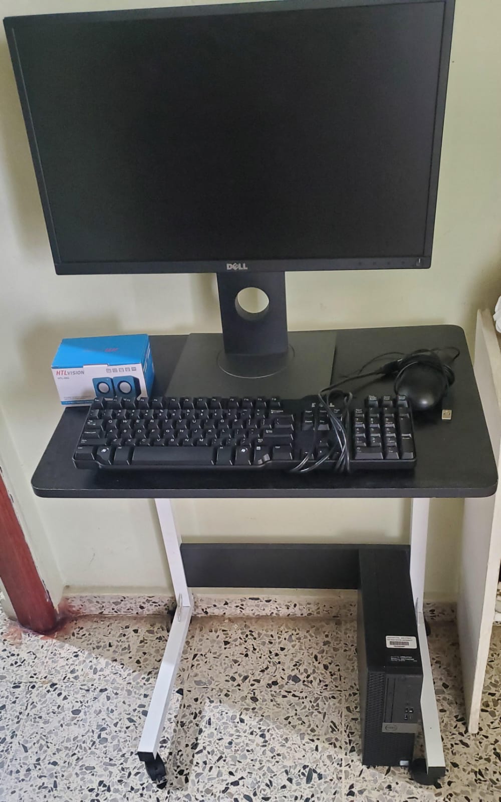Dell OptiPlex 7060 SFF Con 32 GHz 8 GB de RAM 256 GB de SSD de 25 Wind Foto 7233344-2.jpg