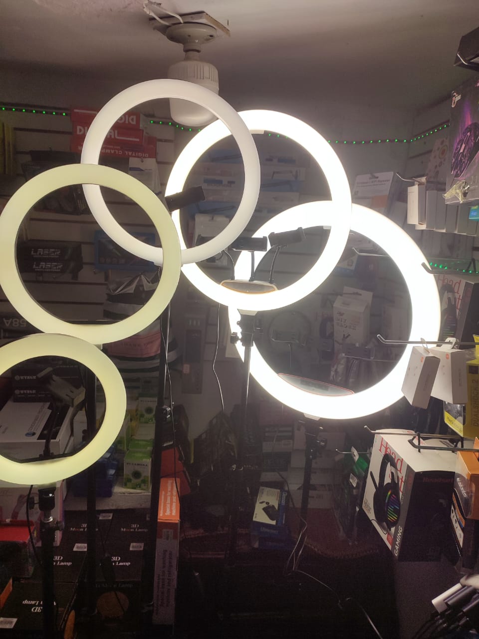 Aros de luz en Todos los tamaño  en Santo Domingo Este Foto 7233781-1.jpg