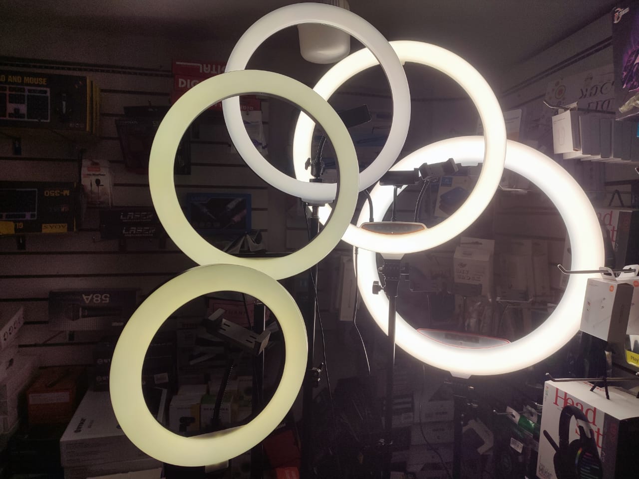 Aros de luz en Todos los tamaño  en Santo Domingo Este Foto 7233781-3.jpg