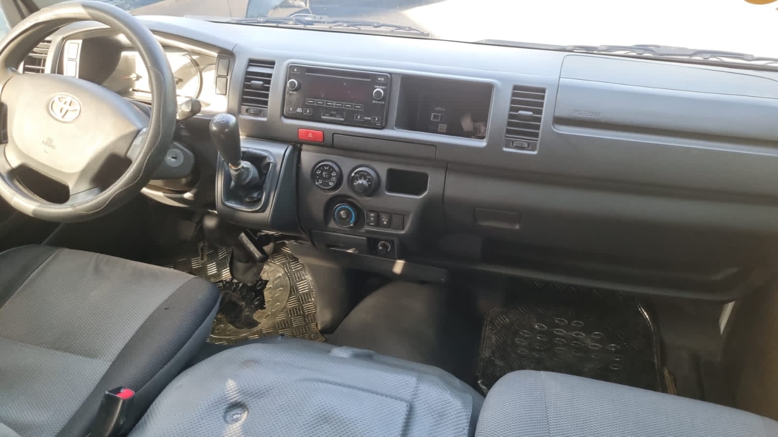 Minibús Toyota Hiace 2015 Foto 7233785-2.jpg