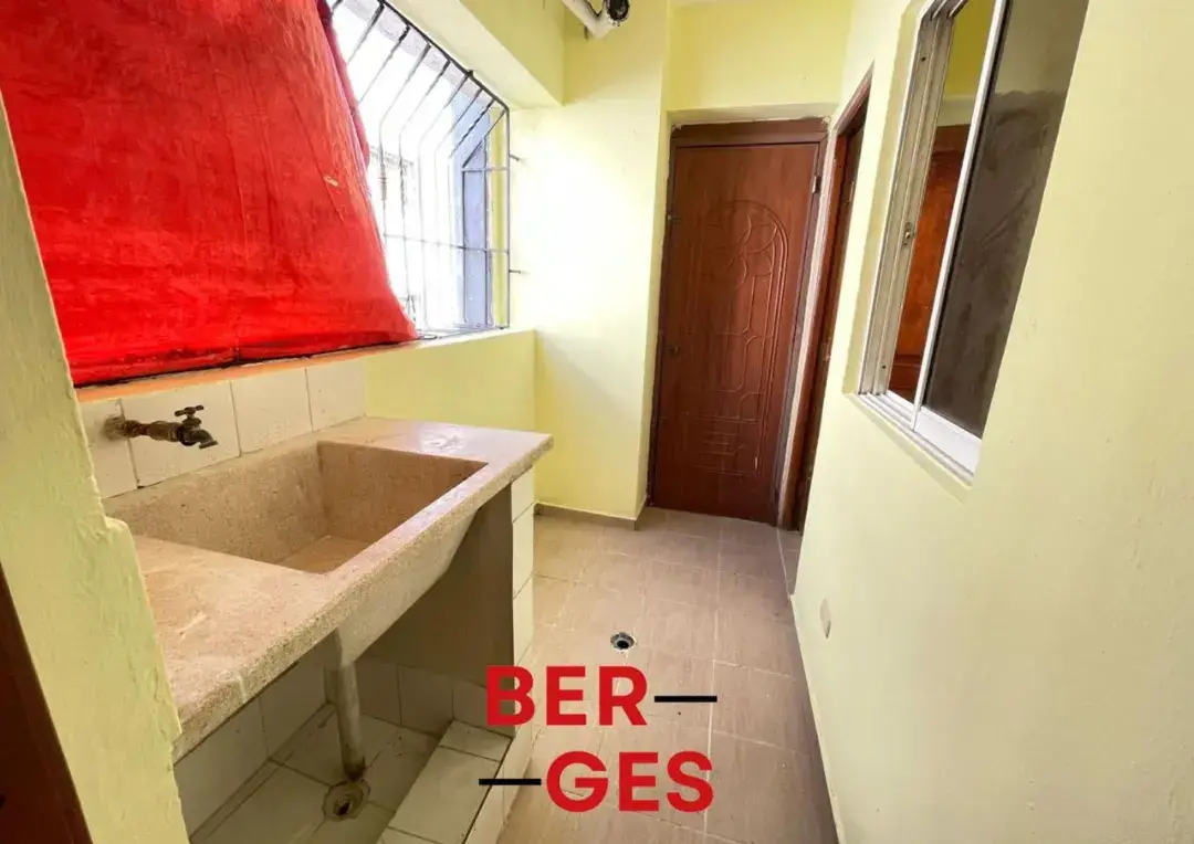 Apto en Venta en Ens Ozama 3er Nivel 3-Hab 2-B 2-Parq Prox Av Venezuel Foto 7234359-5.jpg