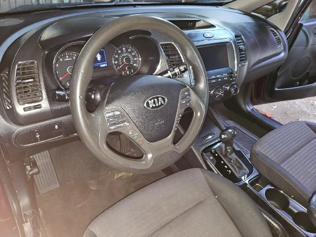 KIA FORTE 2018 Foto 7234379-9.jpg