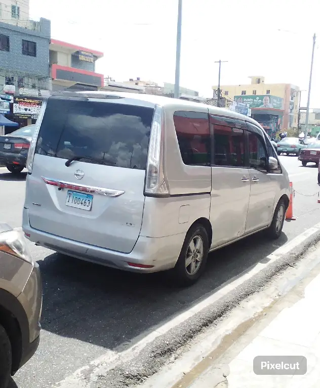 Nissan Serena 2015 Foto 7234385-1.jpg