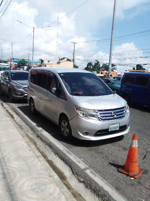 Nissan Serena 2015 Foto 7234385-2.jpg