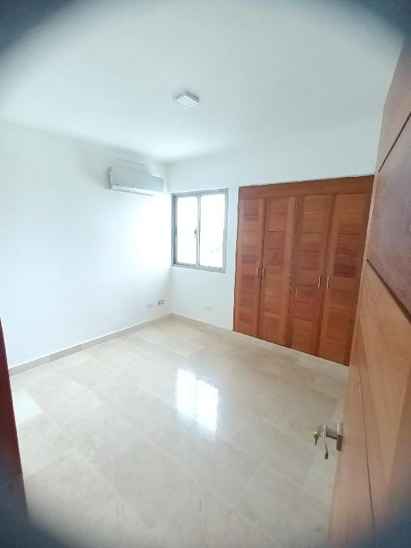 Alquiler de Apartamento  3 Hab. vacío o con línea blanca Los Cacicazgo Foto 7234466-b4.jpg