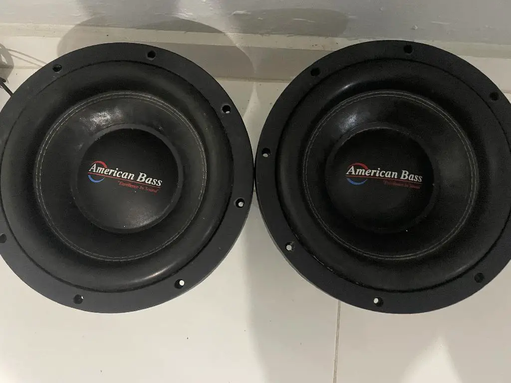 Vendo 2 Plantas Amercan Bass monoblock y 2 Bocinas de 10 Bajo Foto 7234487-2.jpg