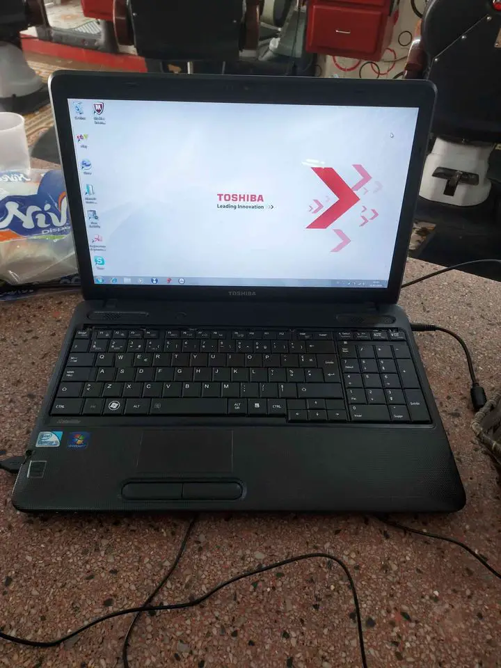 Laptop toshiba para piezas Leer Foto 7234613-3.jpg