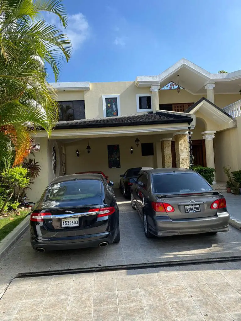 VPI-V 2024-0075  Vendo Casa Los Laureles Santiago República Dominicana Foto 7234670-1.jpg