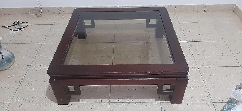 Mesa de caoba con tope de vidrio Foto 7234725-1.jpg