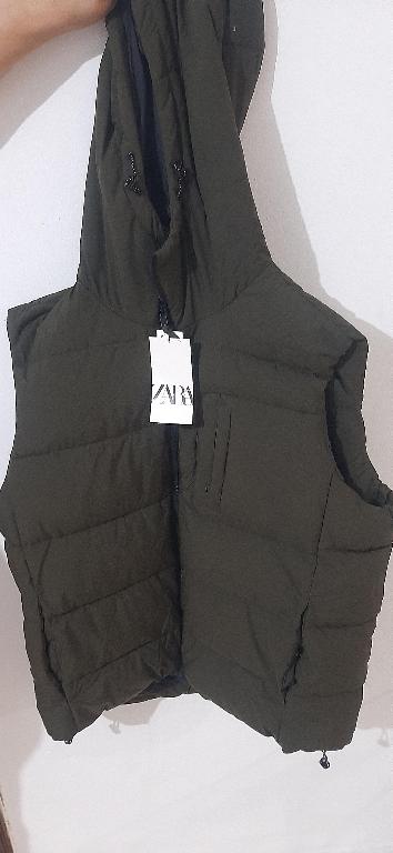 Hoody  ZARA  color militar  Foto 7234729-1.jpg