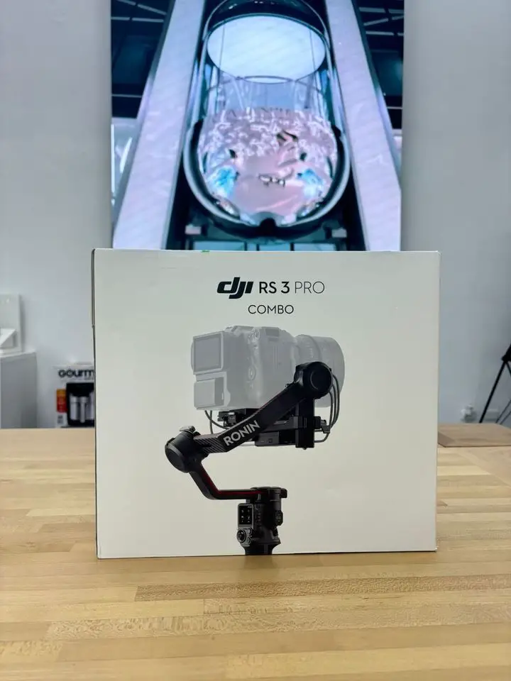 DJI RS 3 PRO Combo Foto 7234846-1.jpg