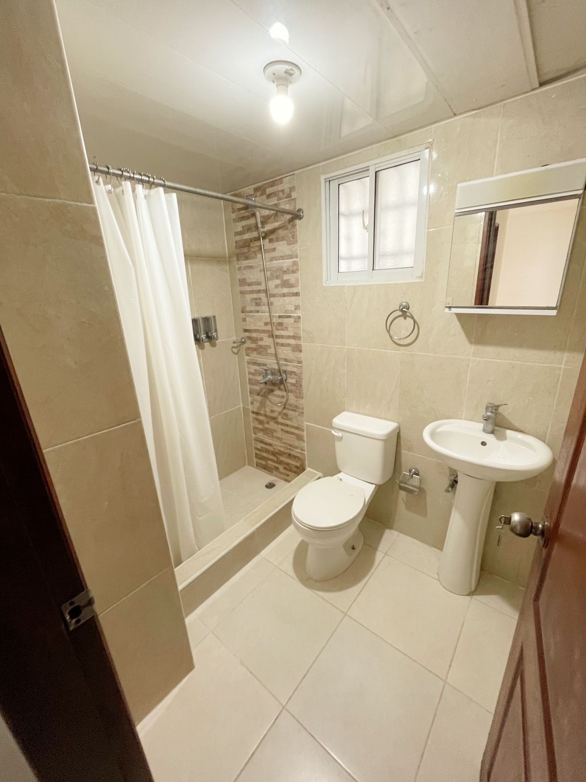 Apartamento en venta Residencial Juan Rafael Av. Jacobo Majluta Foto 7234871-2.jpg