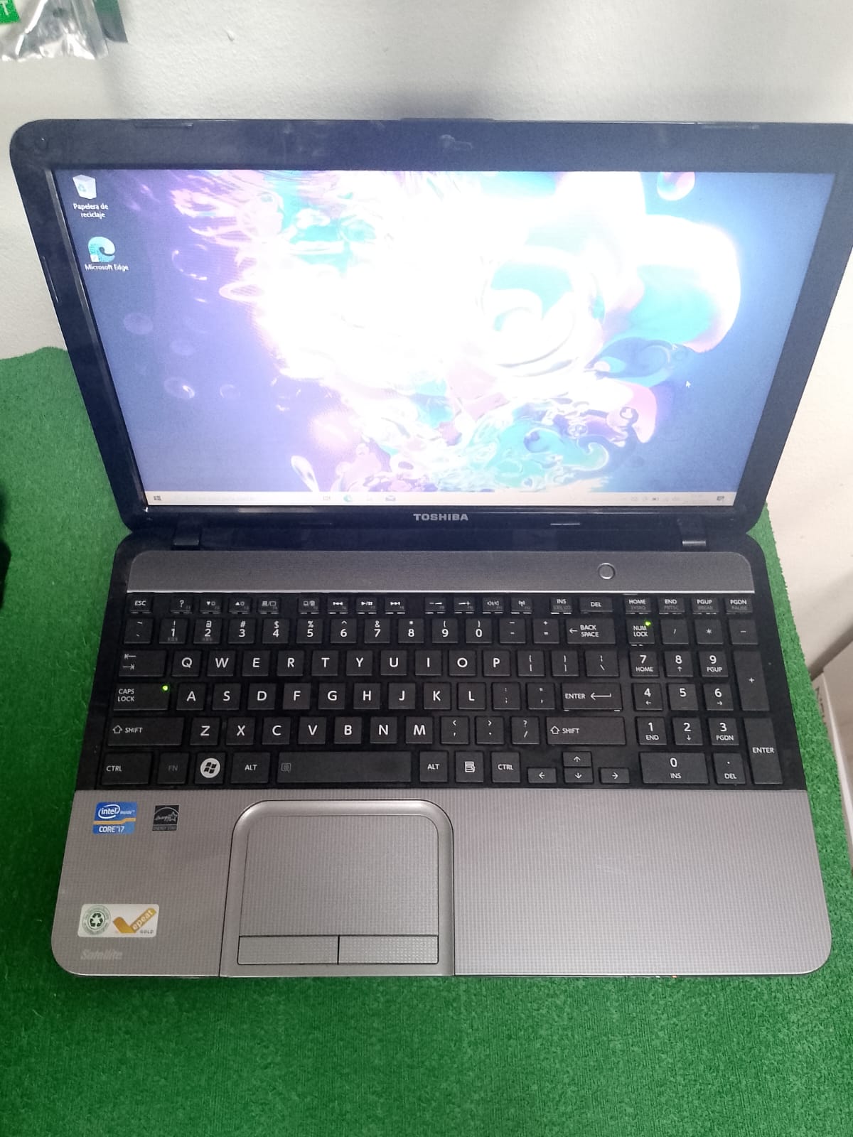 Laptop TOSHIBA SATELLITE L855-S5171 Foto 7234874-1.jpg