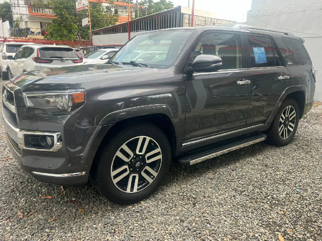 toyota 4runner  Foto 7234985-1.jpg