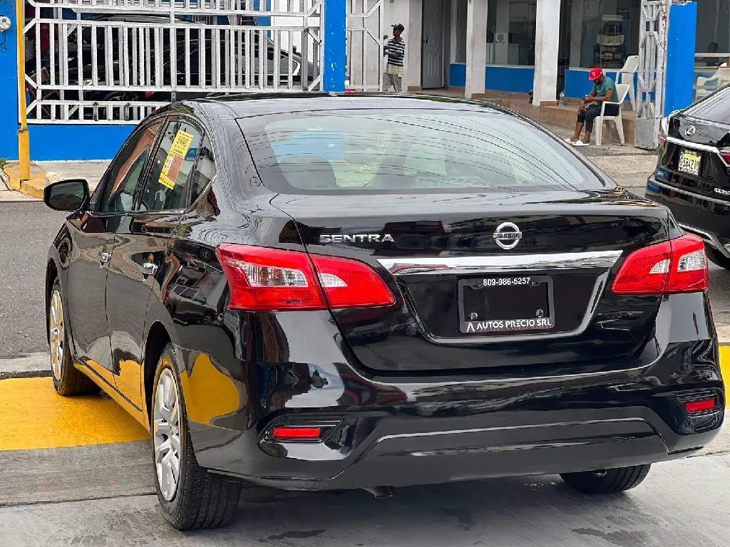 Nissan Sentra SV 2018  Foto 7235428-5.jpg