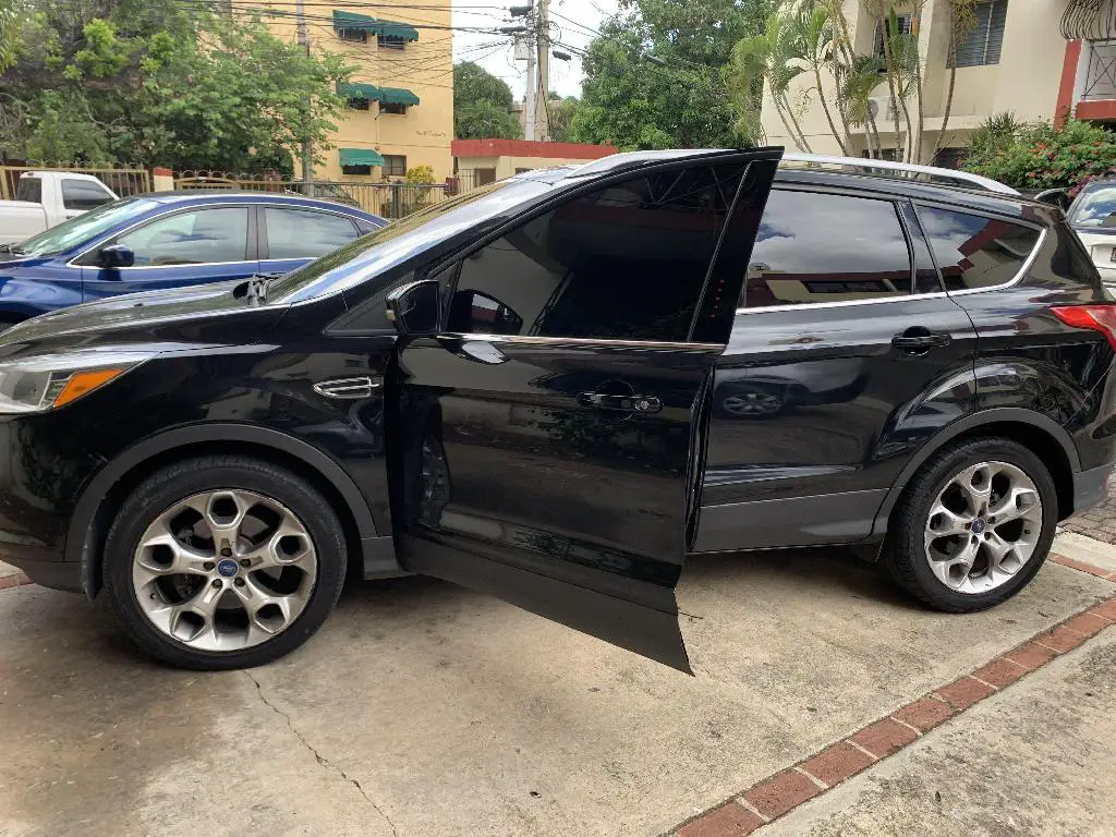Ford Escape Titanium 2014  en Santo Domingo DN Foto 7235429-2.jpg