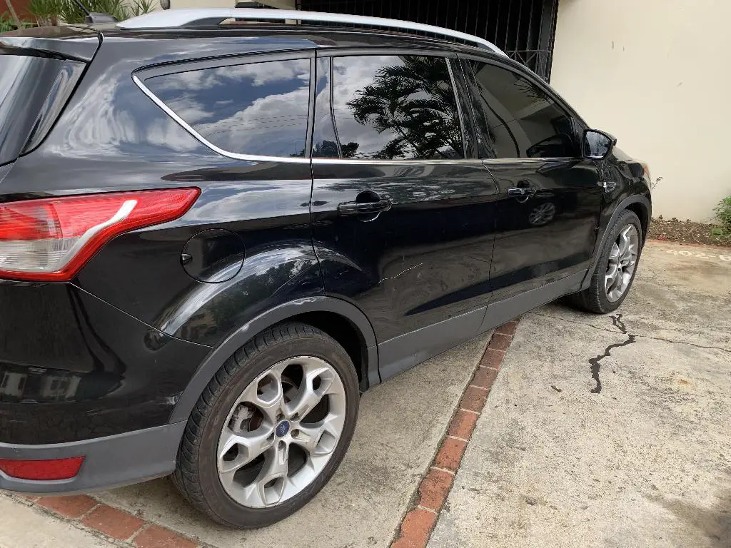 Ford Escape Titanium 2014  en Santo Domingo DN Foto 7235429-5.jpg