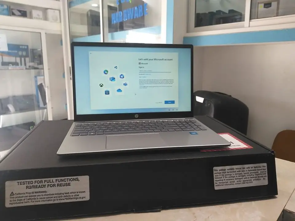 Laptop HP 15-fd0081 / 11th Gen Intel Processor N200 / 4GB RAM/ 128GB S Foto 7235613-3.jpg