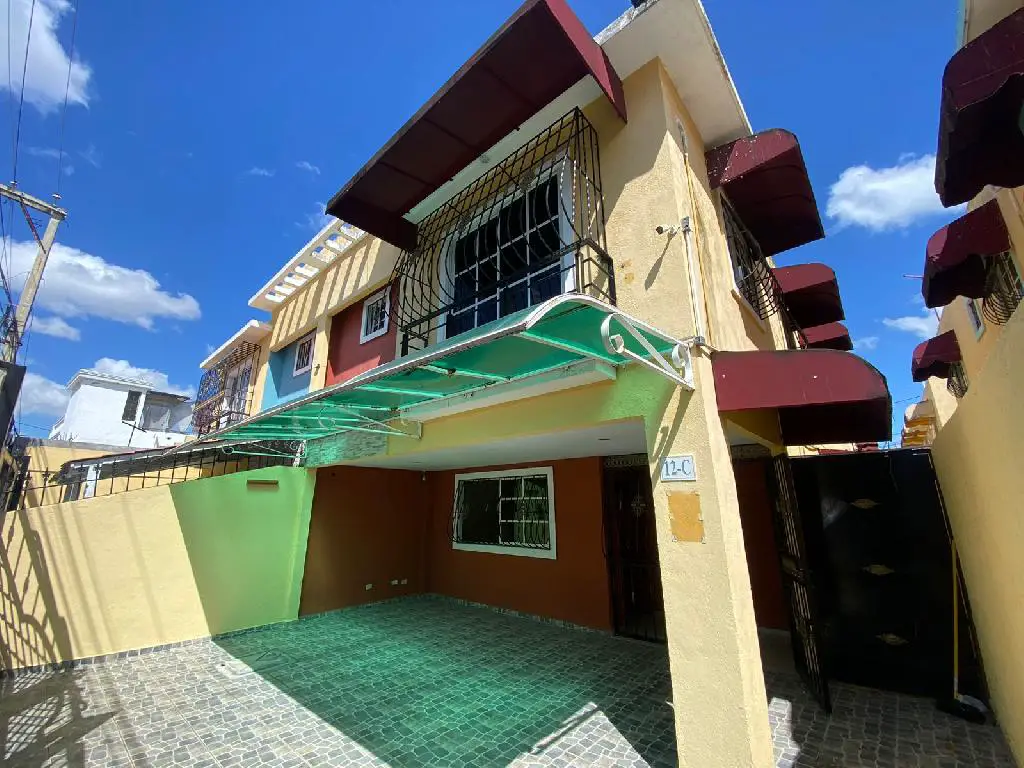 ️RD7000000️ Vendo casa de dos niveles en Lucerna  como nueva Foto 7235690-1.jpg