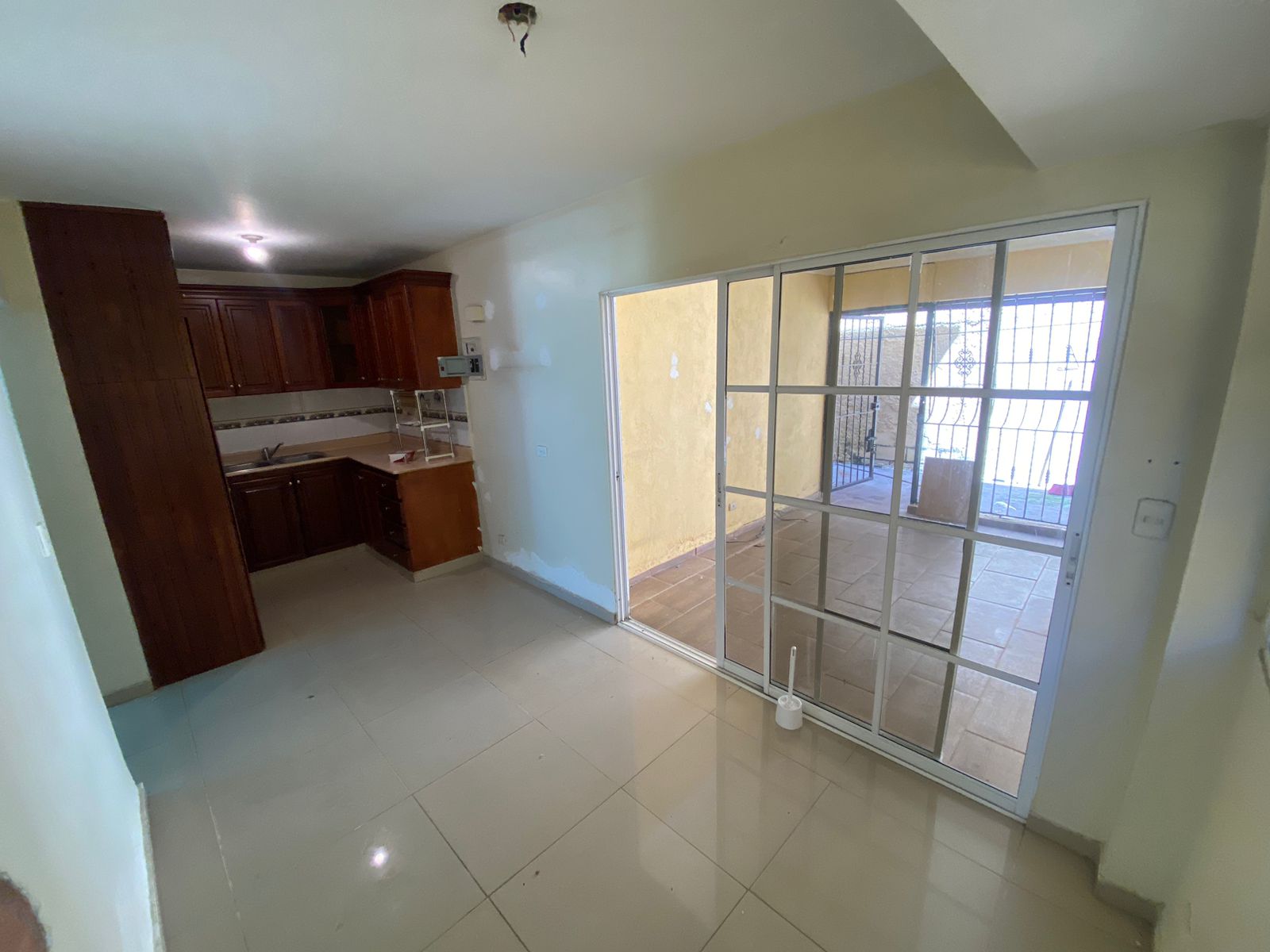 ️RD7000000️ Vendo casa de dos niveles en Lucerna  como nueva Foto 7235690-4.jpg