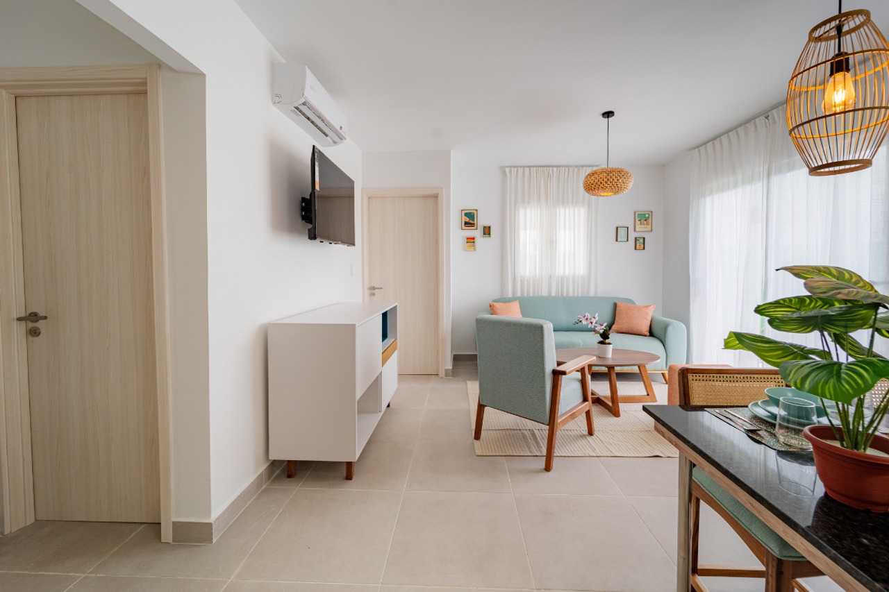 Descubre el equilibrio perfecto entre modernidad y calidez en cada amb Foto 7235715-5.jpg