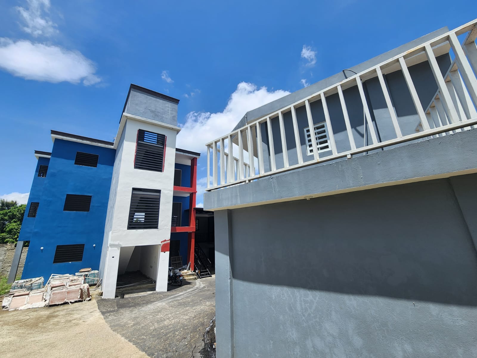 EN VENTA SOLAR Y EDIFICIO COMERCIAL EN LA VEGA RD Foto 7235742-6.jpg