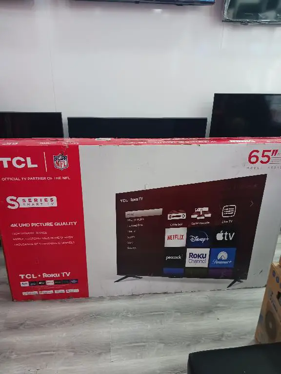 Smart tv TCL 65 pulgadas 4k Roku nueva con su caja y sus accesorios  Foto 7235973-2.jpg