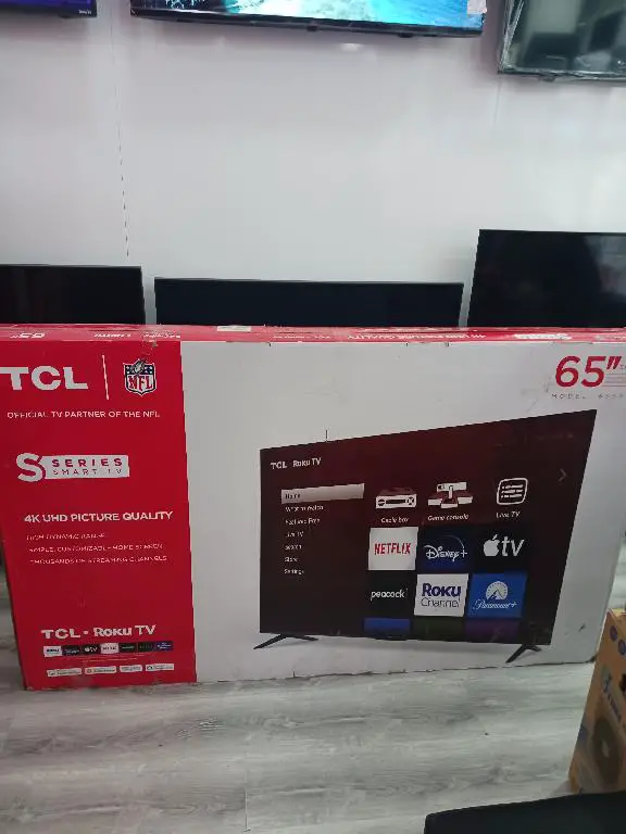 Smart tv TCL 65 pulgadas 4k Roku nueva con su caja y sus accesorios  Foto 7235973-3.jpg