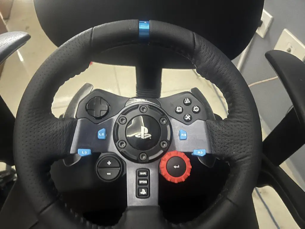Logitech G29 con pedales Foto 7236201-1.jpg