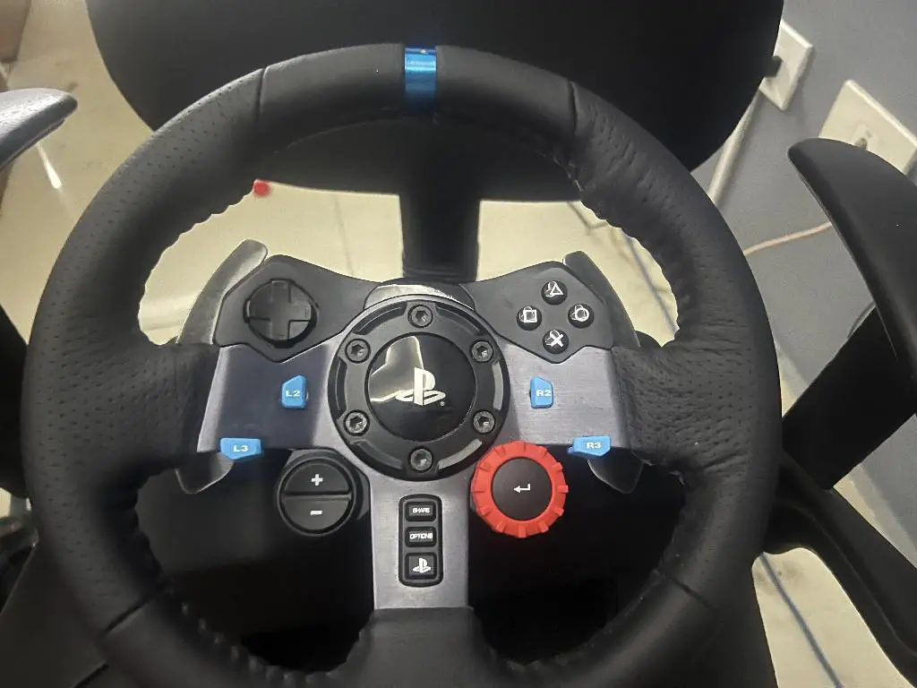 Logitech G29 con pedales Foto 7236201-2.jpg