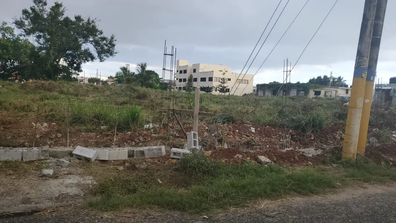 Solar de 4015.15 m2 en Urb. Italia Santo Domingo Este Foto 7236289-1.jpg