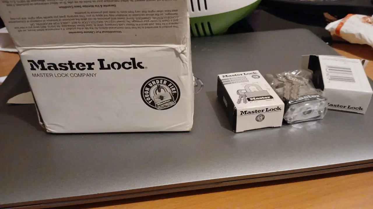 Juego de Candados MASTER Lock con llaves comunes Foto 7236332-2.jpg