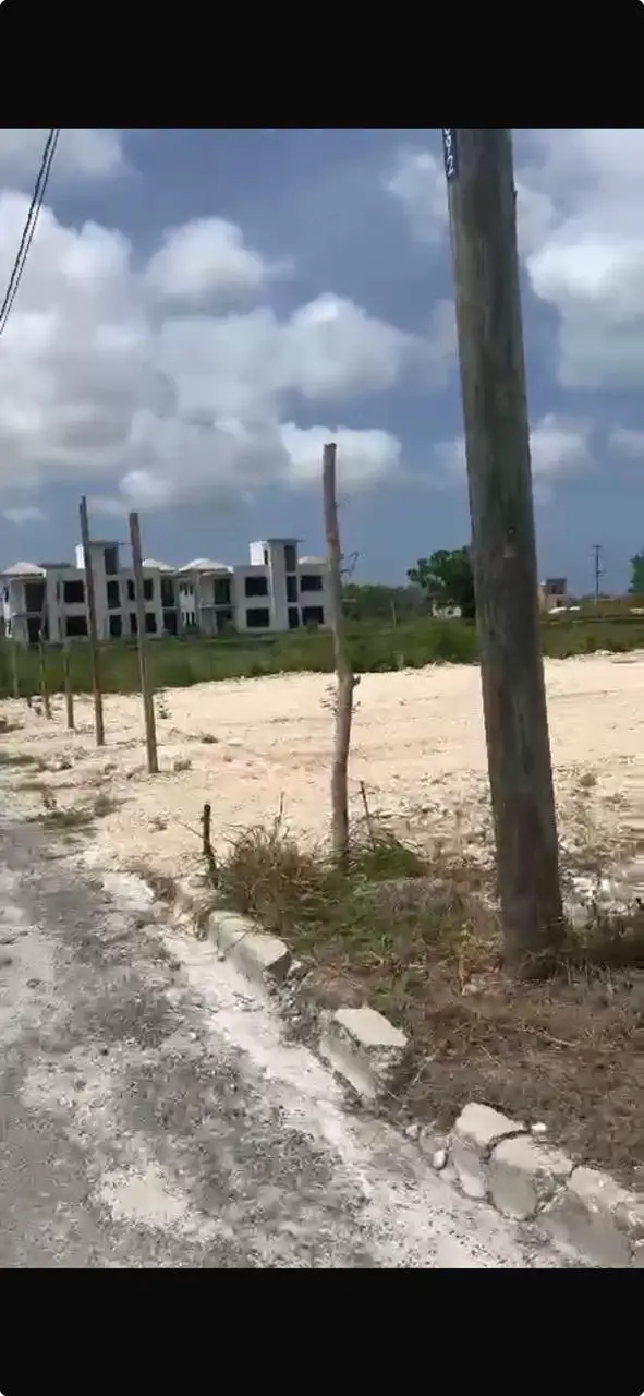 Propietario Vende Solar en Bavaro con Proyecto!!  Foto 7236617-4.jpg