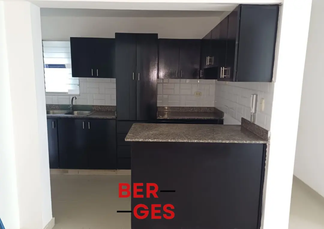 Apto en Venta Av Charles de Gaulle 3er piso 3-Hab 2-Baños 1 ParqueoSDN Foto 7236721-9.jpg
