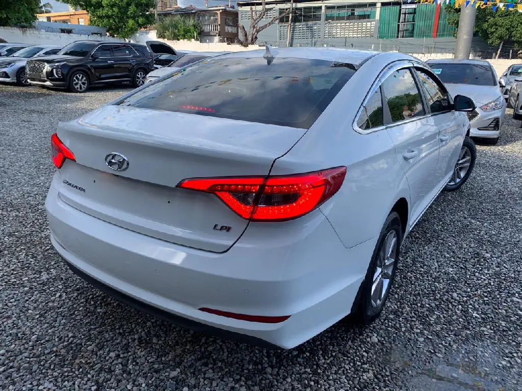 Hyundai  Sonata LF 2019 GLP Blanco de Fabrica Foto 7236969-1.jpg
