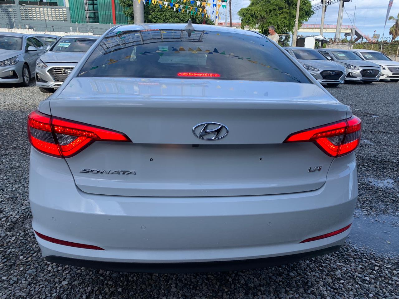 Hyundai  Sonata LF 2019 GLP Blanco de Fabrica Foto 7236969-3.jpg