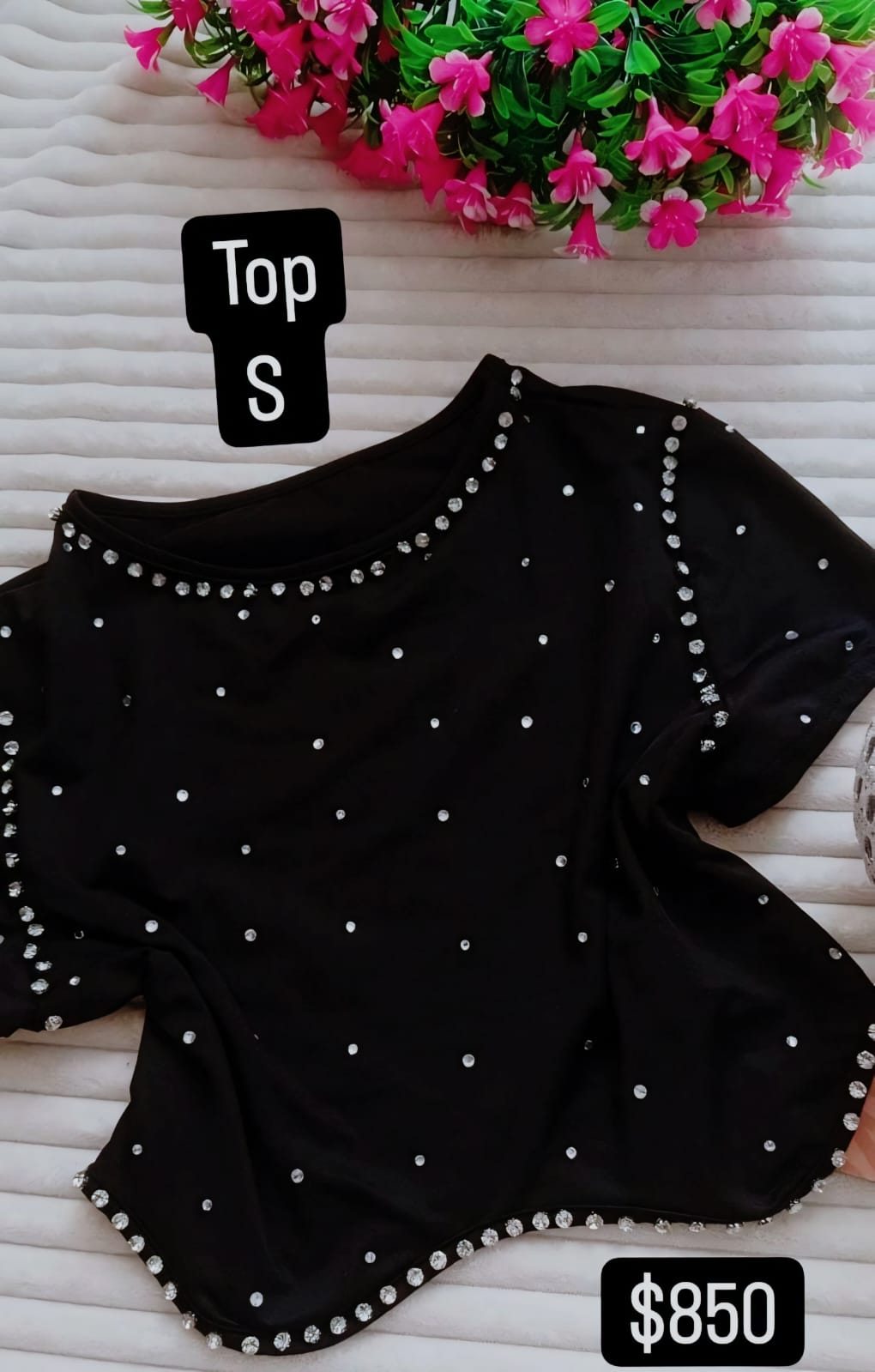 Belleza de top negro con pedrería  Foto 7237051-2.jpg