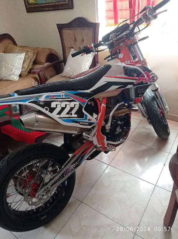 Motor 4k 250 en perfecta condiciones casi como nueva año 2023 Foto 7237058-2.jpg