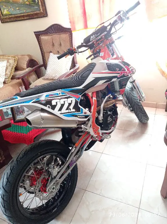 Motor 4k 250 en perfecta condiciones casi como nueva año 2023 Foto 7237058-3.jpg