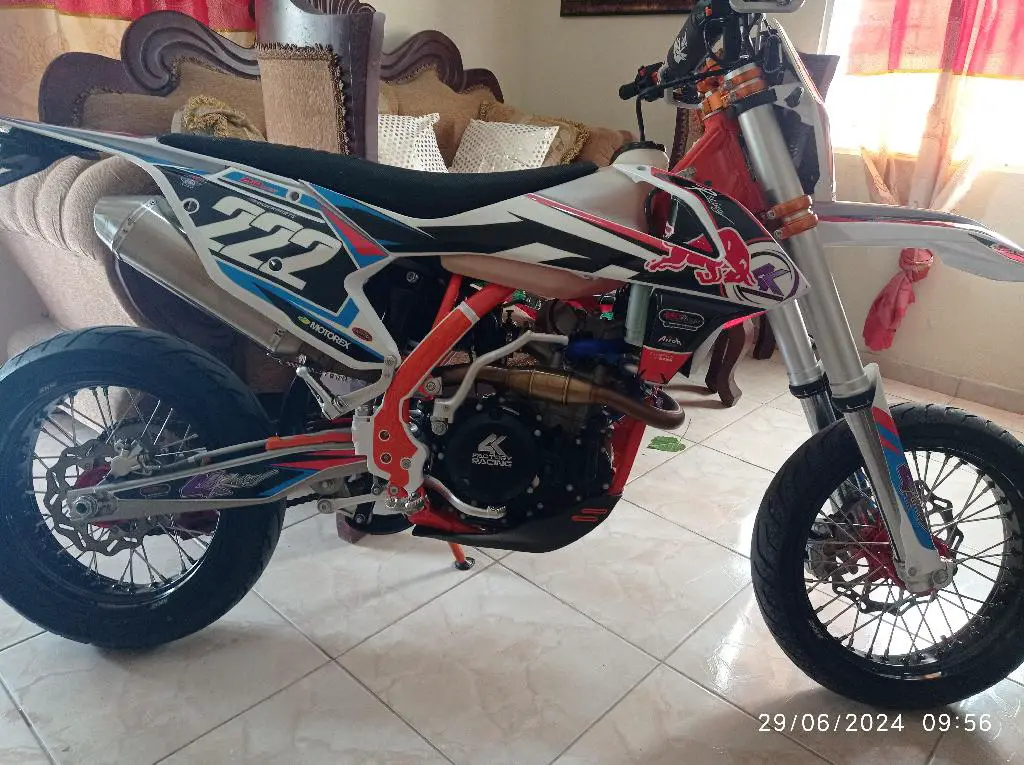 Motor 4k 250 en perfecta condiciones casi como nueva año 2023 Foto 7237058-4.jpg