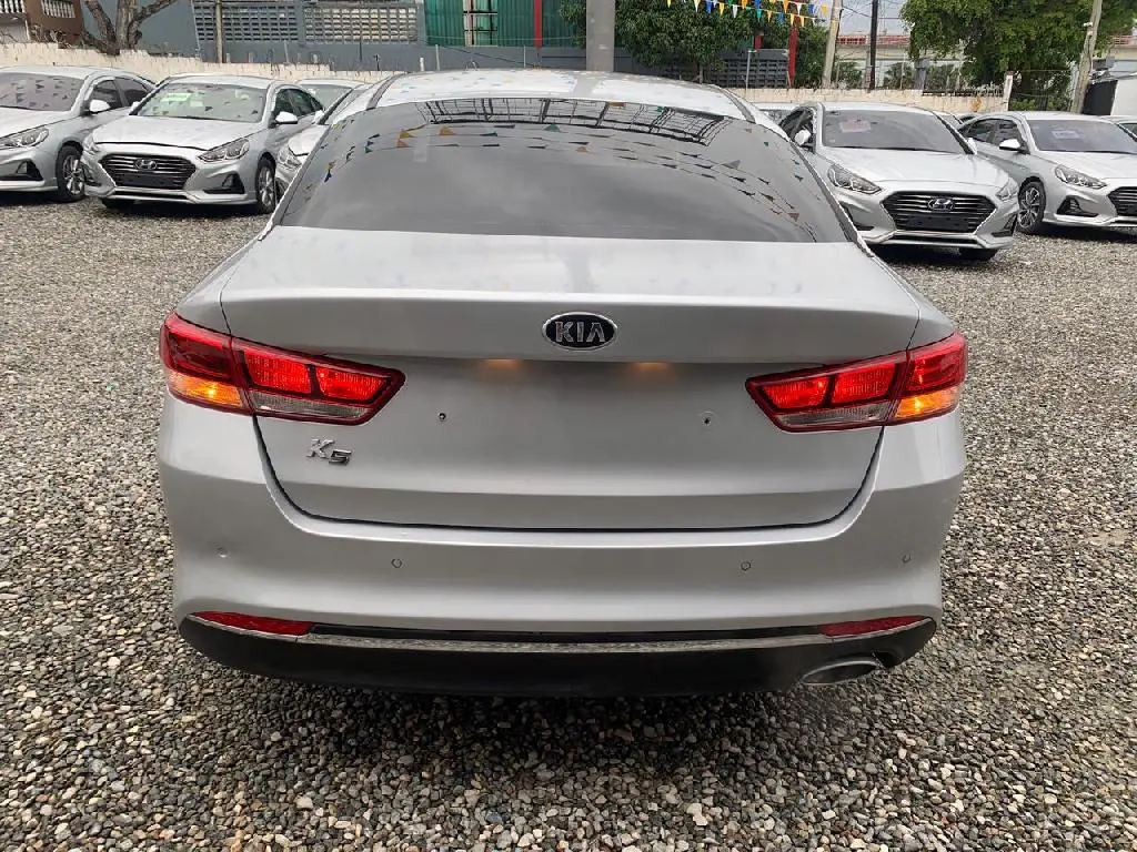 KIA K5 Glp 2018 Gris de Fabrica  Foto 7237197-3.jpg