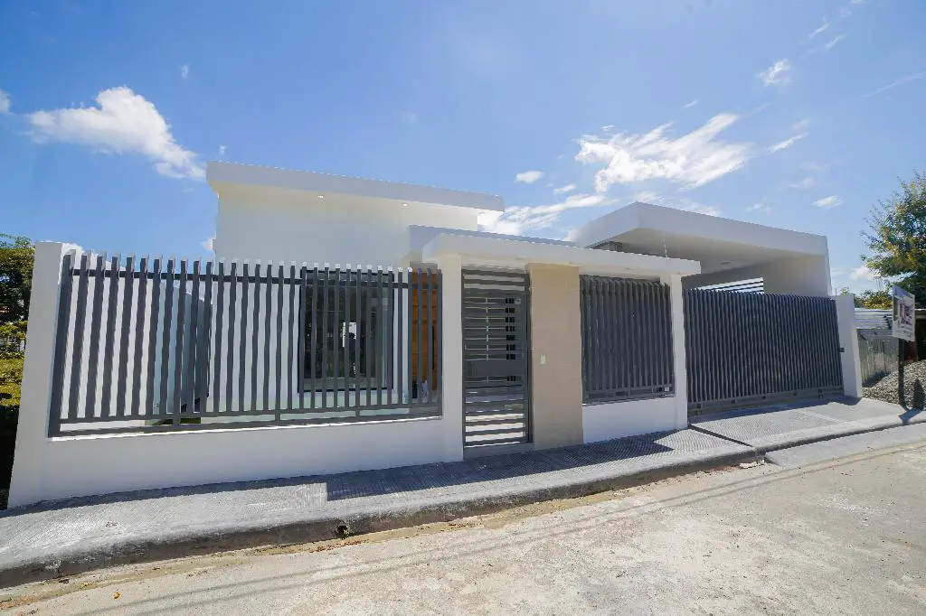 Casa de venta Calle 9 Residencial Don Persio III La Vega RD. Foto 7237426-10.jpg