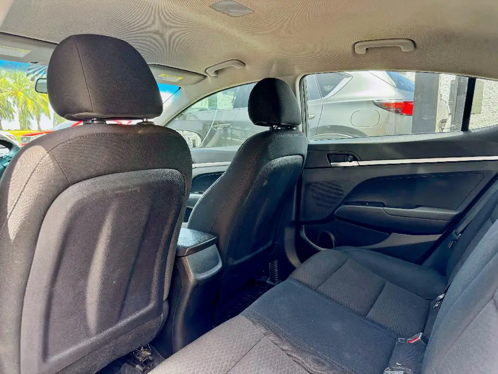 Hyundai Elantra 2019  Foto 7237452-7.jpg
