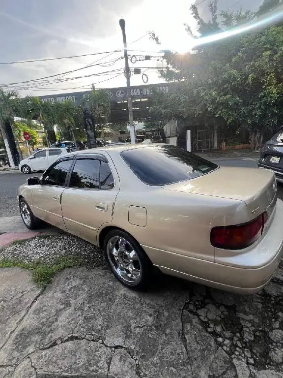 Toyota Camry 1996 Foto 7237603-9.jpg