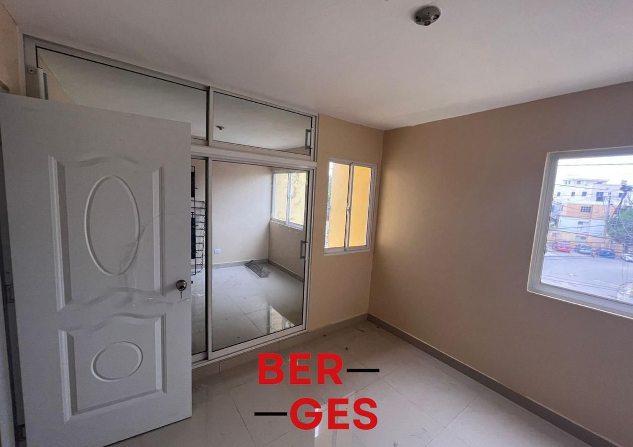 Vendo Apartamento en El Duarte Prox Av.Charles de GAULLE y el Nacional Foto 7237697-1.jpg
