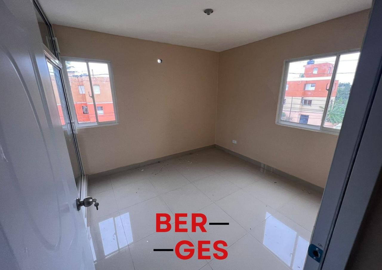 Vendo Apartamento en El Duarte Prox Av.Charles de GAULLE y el Nacional Foto 7237697-2.jpg