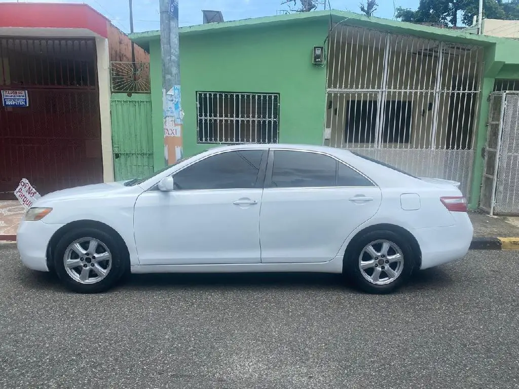 Vendo Toyota Camry blanco 2007 en Santo Domingo DN Foto 7237699-4.jpg