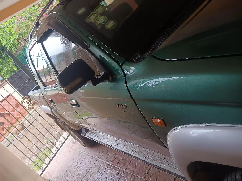 Se VENDE TOYOTA HILUX 2002 4x4 Mecánica. NEGOCIABLE. Foto 7237804-1.jpg