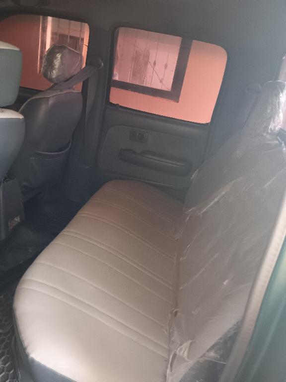 Se VENDE TOYOTA HILUX 2002 4x4 Mecánica. NEGOCIABLE. Foto 7237804-4.jpg